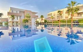 Superbe Appartement avec Piscine - 5 min de la Plage à Imi Ouaddar